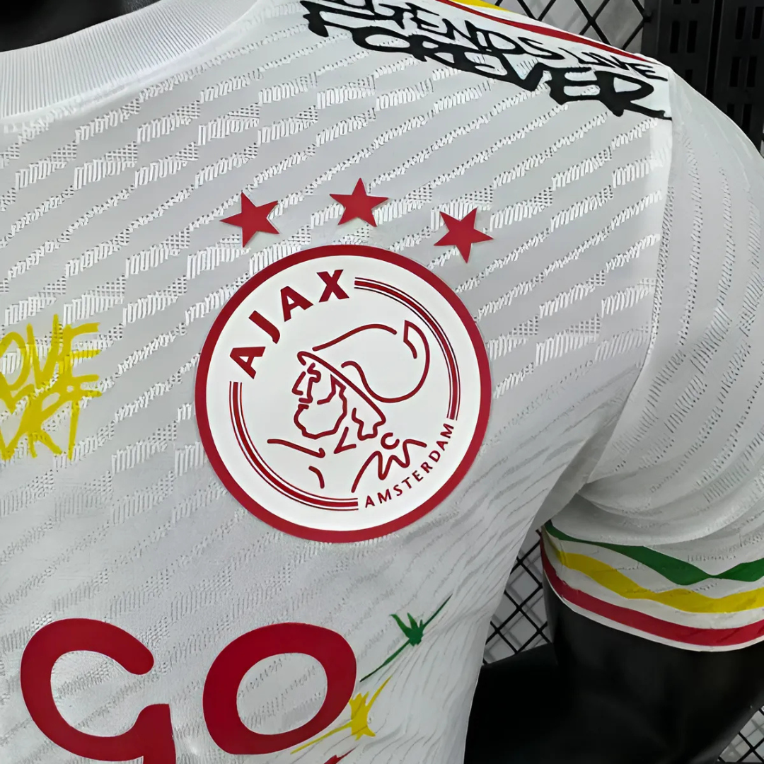 Camiseta Ajax 25/26 Edición Especial Bob Marley Blanca