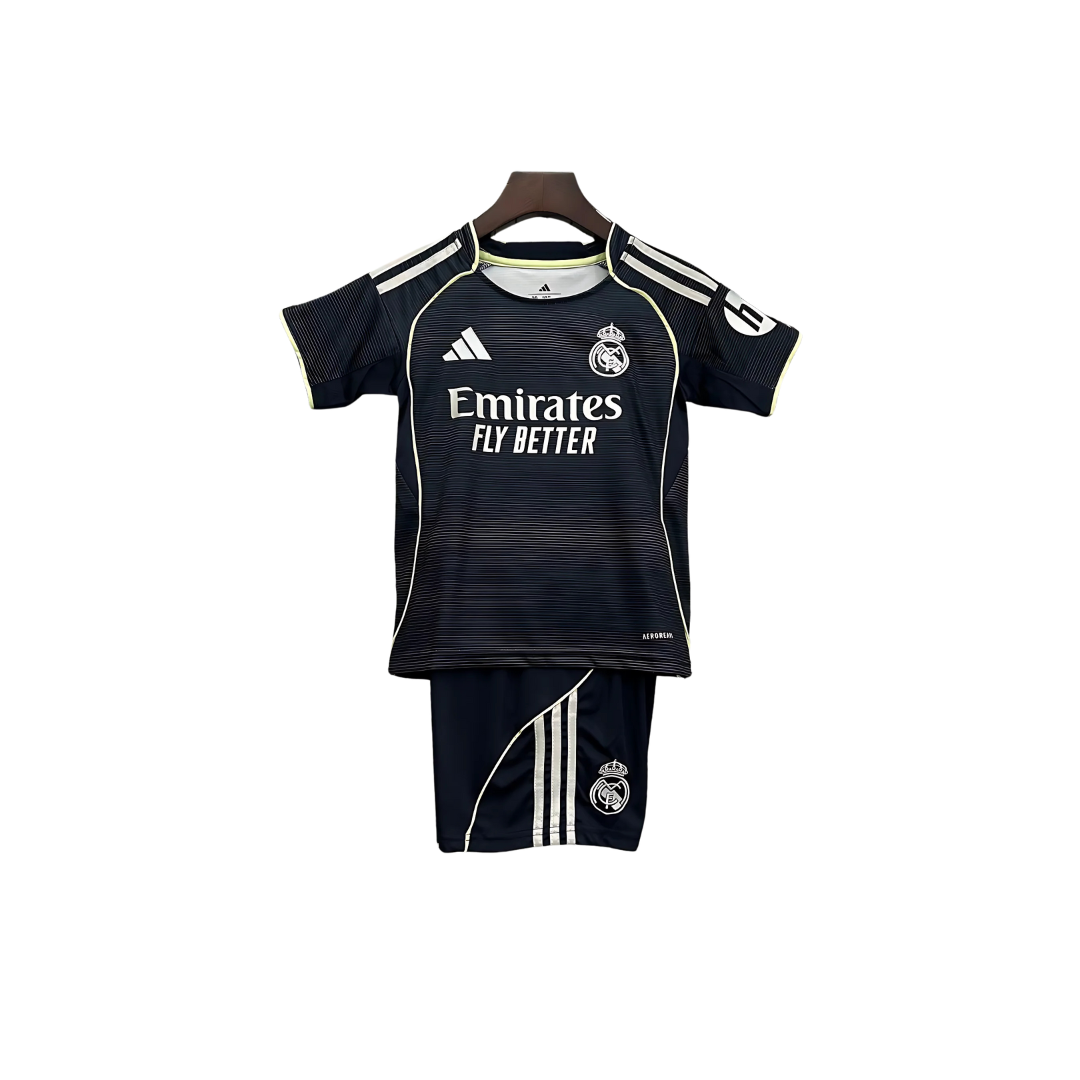 Kit Niños Real Madrid 25/26 Visitante