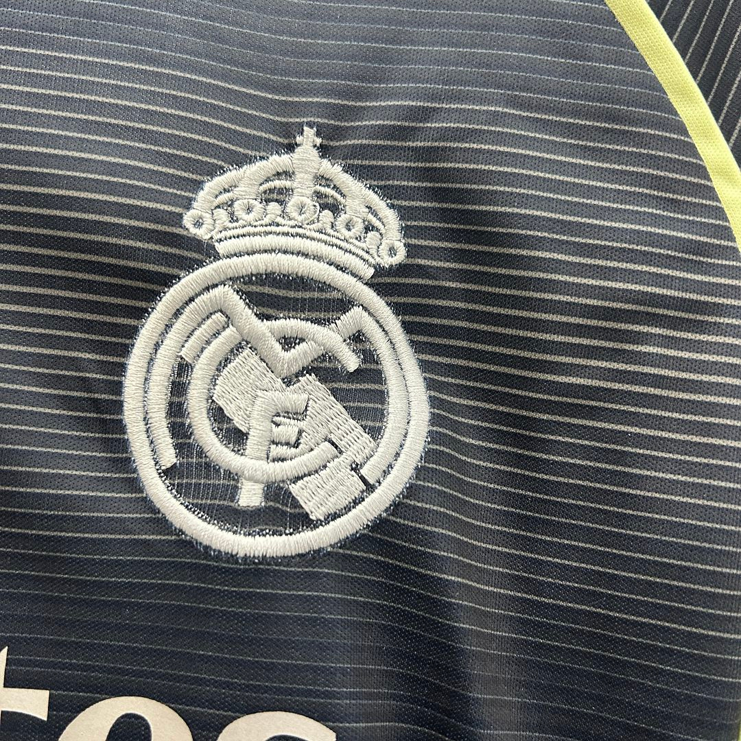 Kit Niños Real Madrid 25/26 Visitante