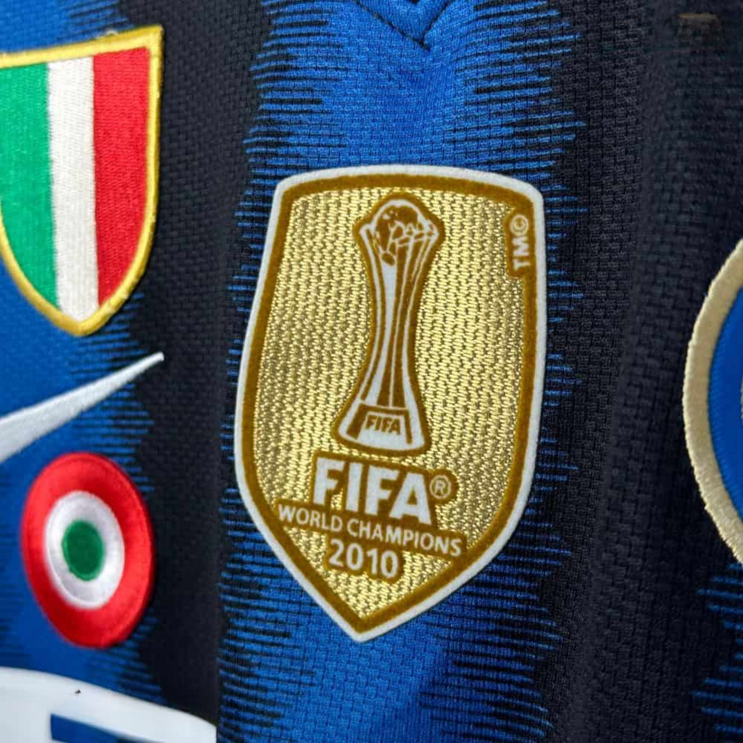 Camiseta Retro Inter Milán 10/11 Local + Parches del Triplete