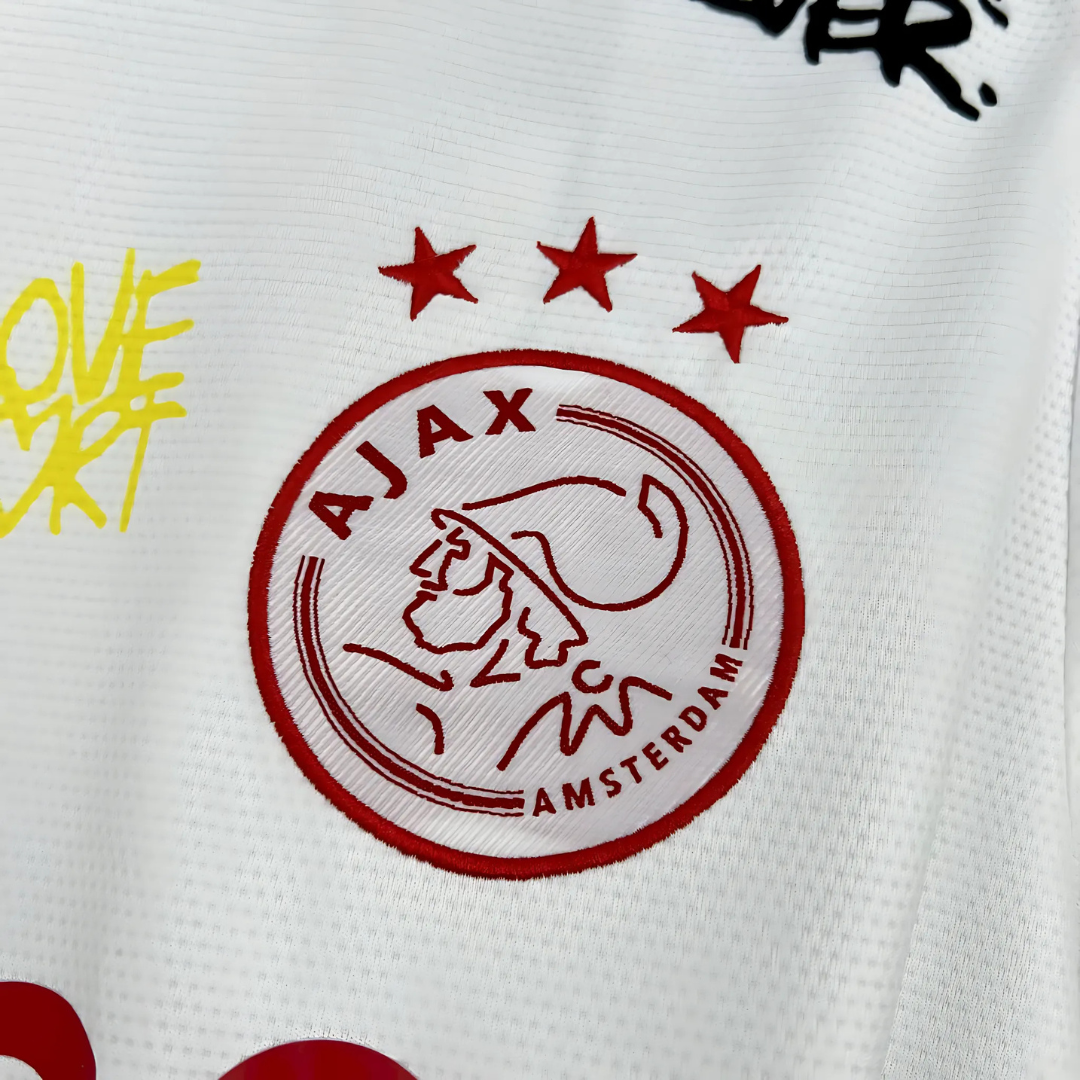 Camiseta Ajax 25/26 Edición Especial Bob Marley Blanca