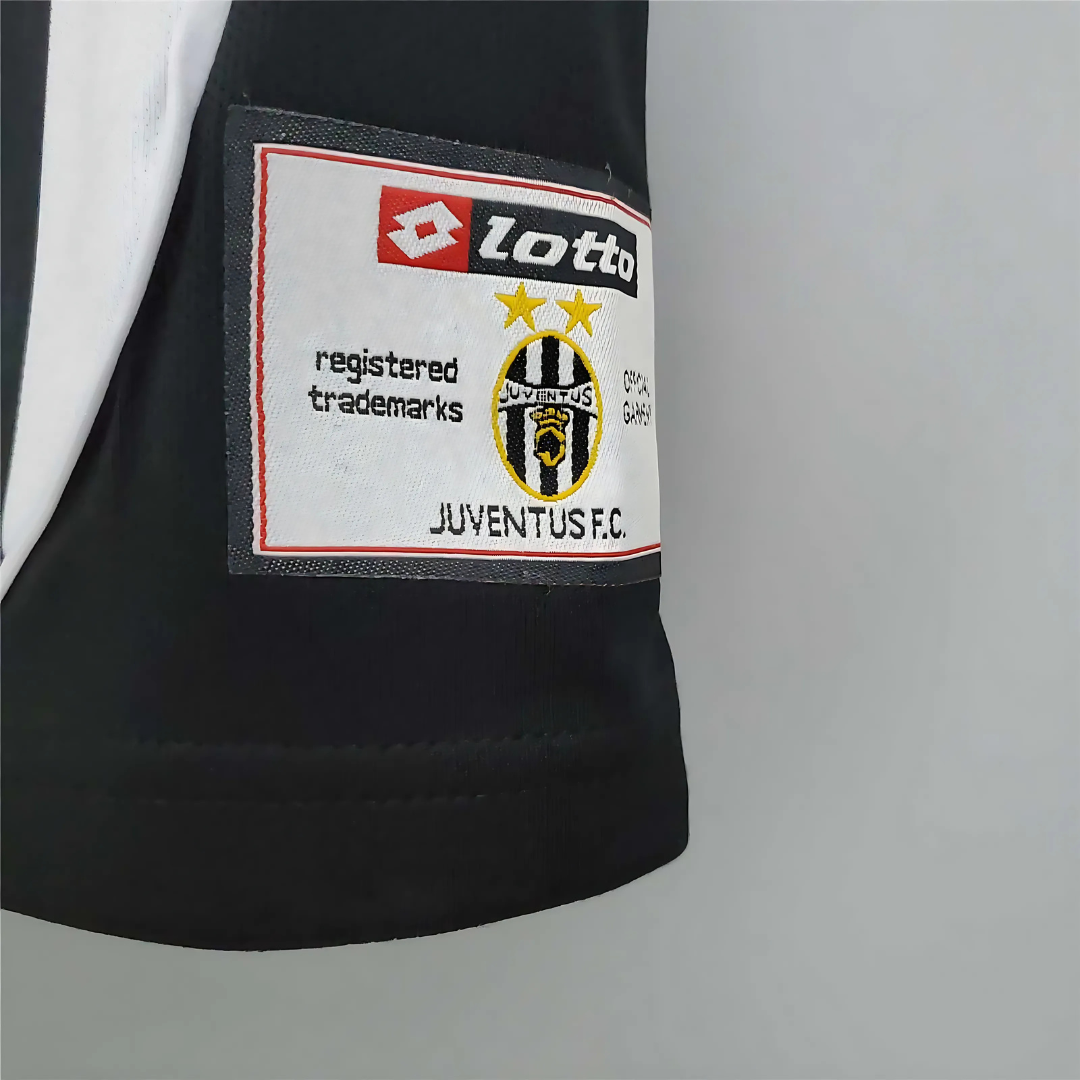Camiseta Retro Juventus 02/03 Local
