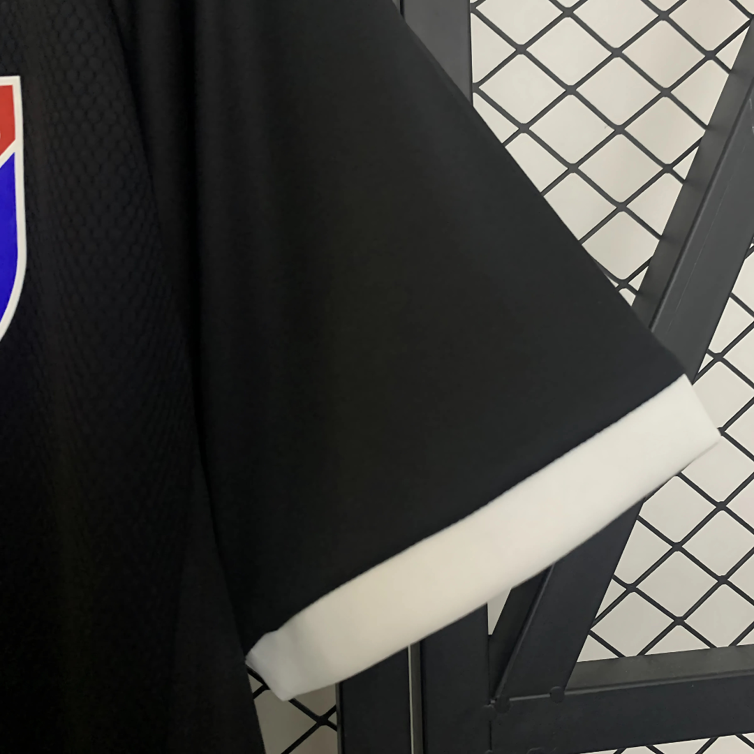 Camiseta Colo Colo 25/26 Edición Especial 100 Aniversario Negra