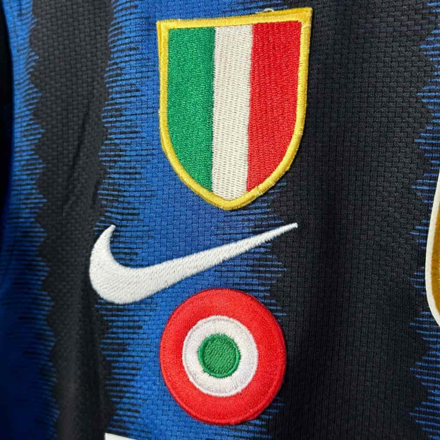 Camiseta Retro Inter Milán 10/11 Local + Parches del Triplete