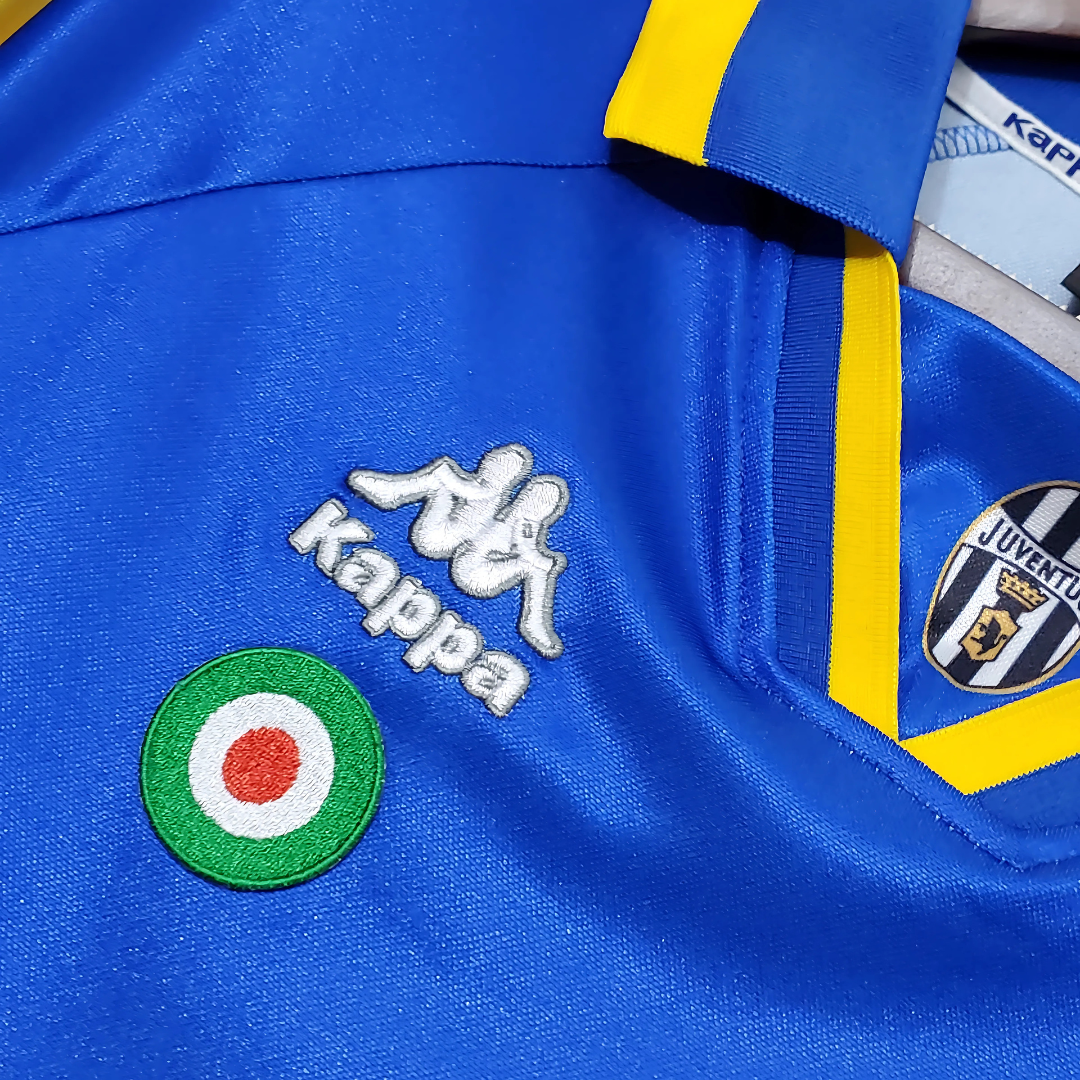 Camiseta Retro Juventus 95/96 Visita