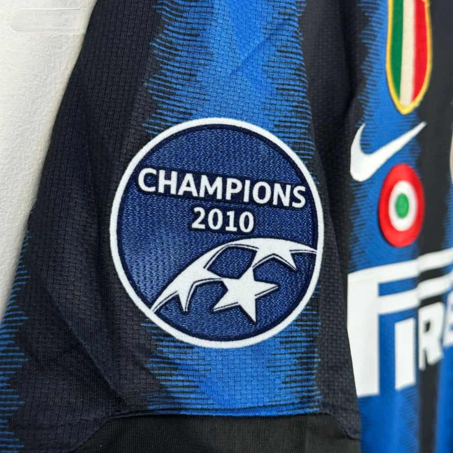 Camiseta Retro Inter Milán 10/11 Local + Parches del Triplete