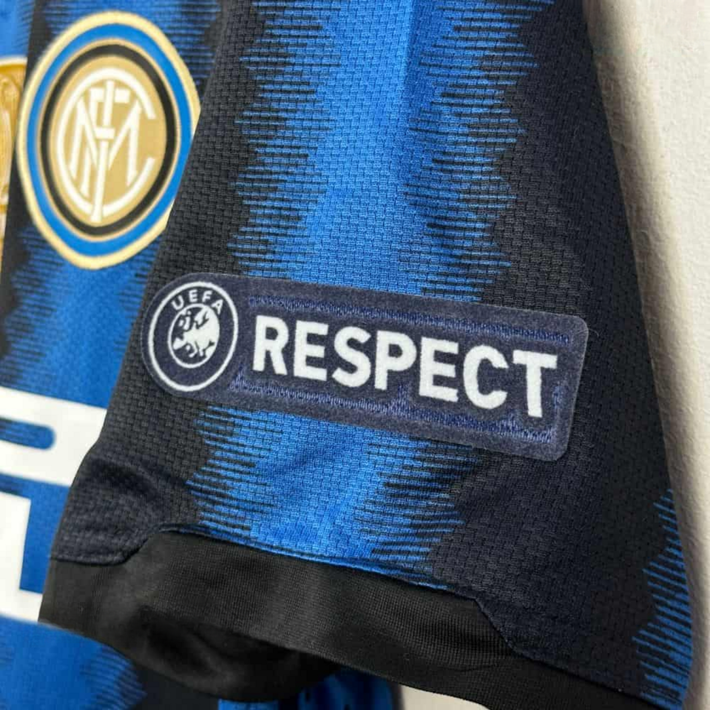 Camiseta Retro Inter Milán 10/11 Local + Parches del Triplete