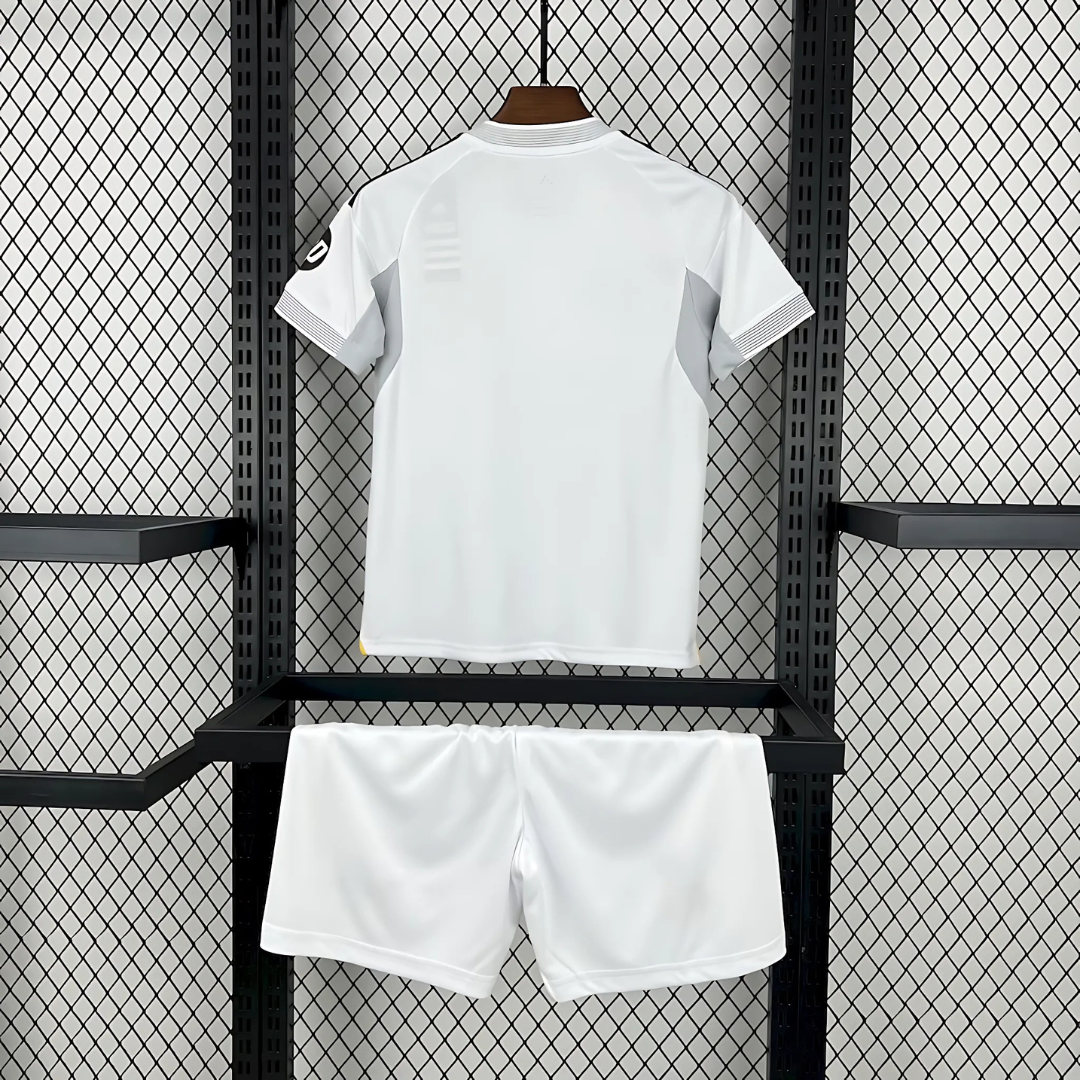 Kit Niños Real Madrid 25/26 Local
