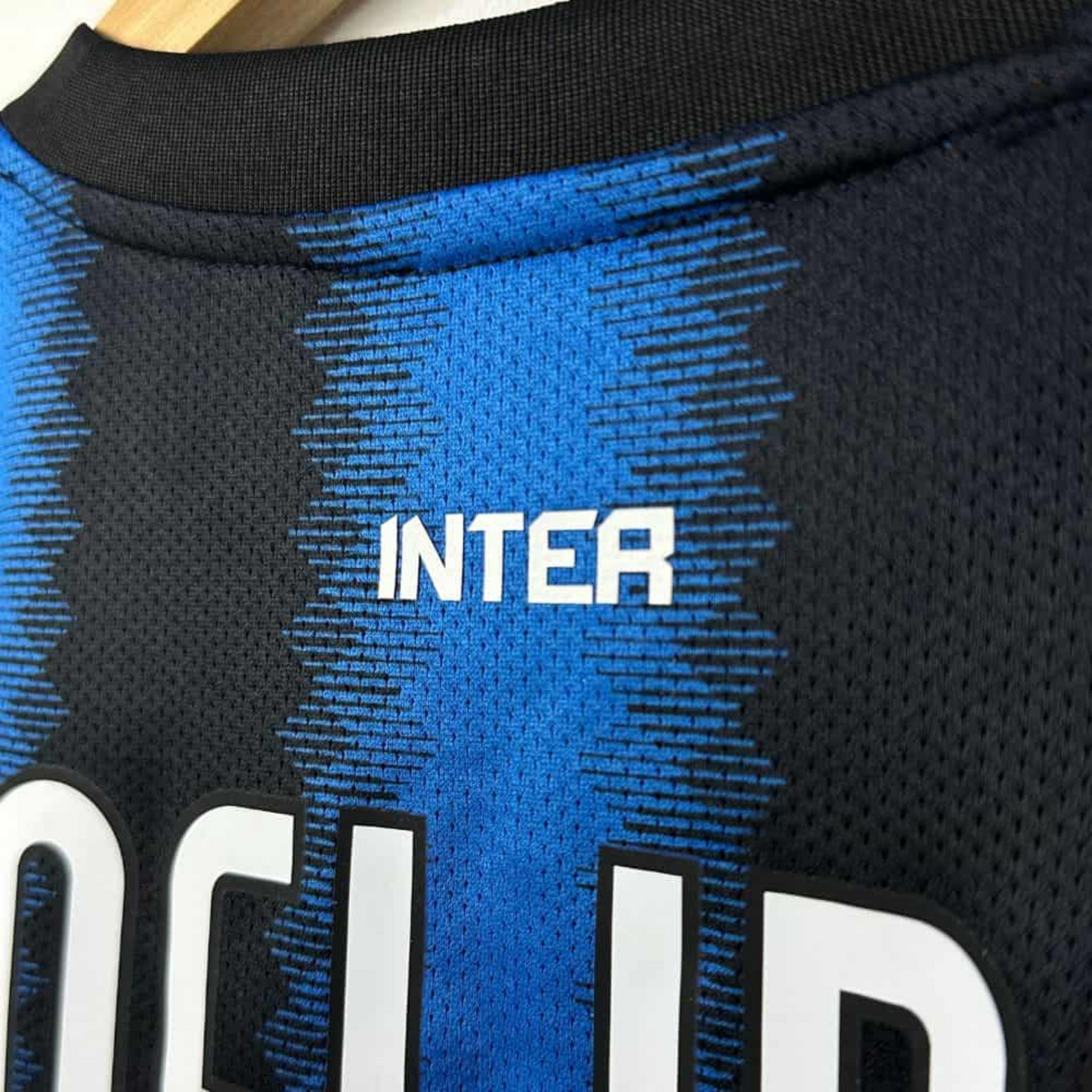 Camiseta Retro Inter Milán 10/11 Local + Parches del Triplete