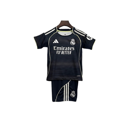 Kit Niños Real Madrid 25/26 Visitante