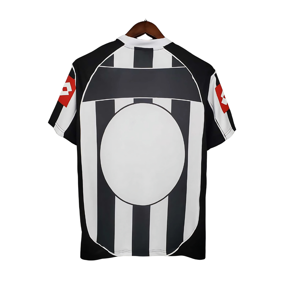 Camiseta Retro Juventus 02/03 Local