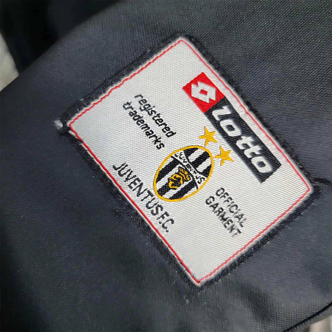 Camiseta Retro Juventus 01/02 Visita