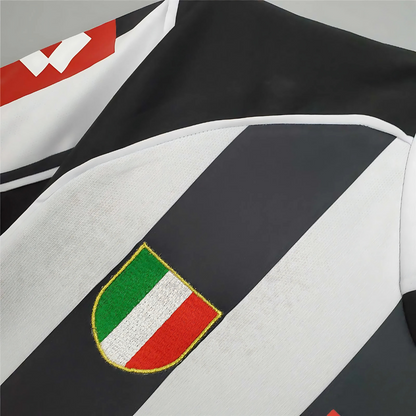 Camiseta Retro Juventus 02/03 Local