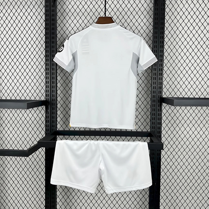 Kit Niños Real Madrid 25/26 Local